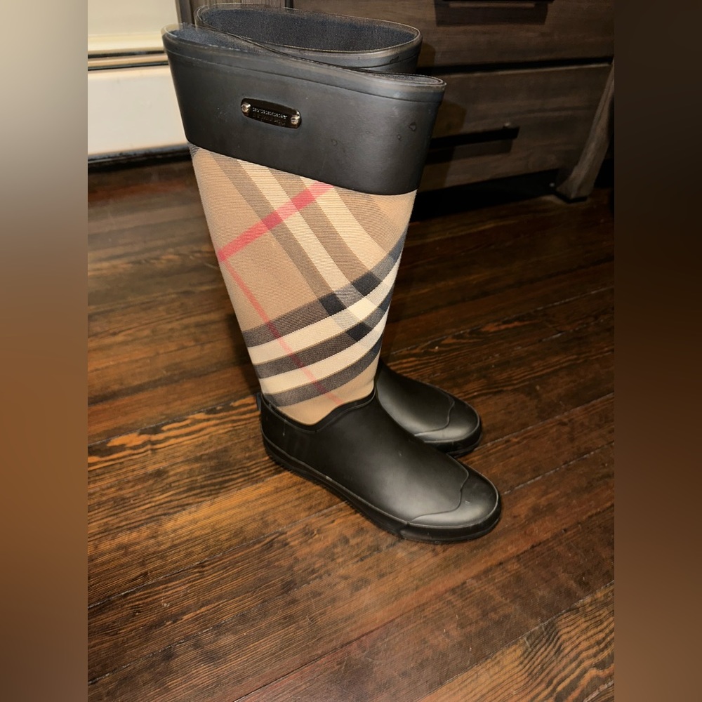 Burberry House Check and Rubber Rain Boots